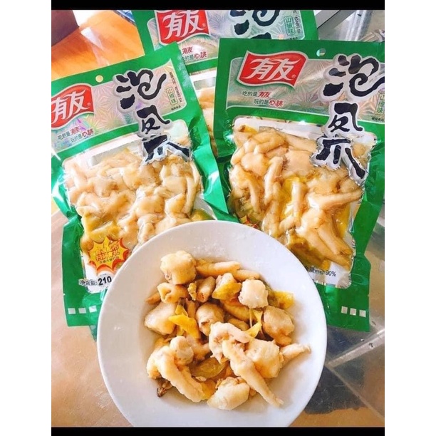 Sỉ Lẻ Đồ Ăn Vặt -Sỉ 1 thùng chân gà cay YUYU loại 210 gr