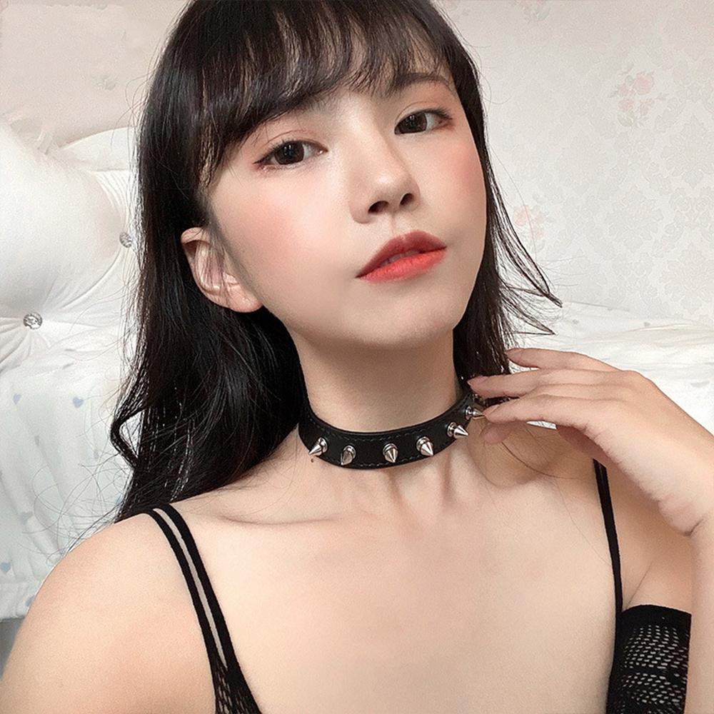 Vòng Cổ Đinh Tán Bằng Kim Loại Cá Tính Cho Nữ