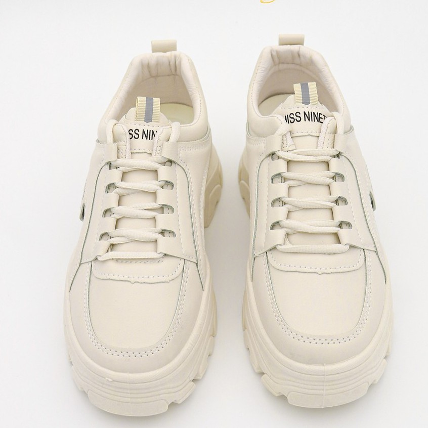 Giày Thể Thao Nữ Độn Đế Giày BOM Sneaker Tăng Chiều Cao Màu Trắng Đen Kem Chất Liệu Da PU giayBOM B888