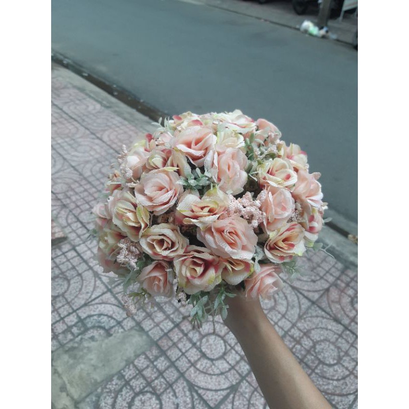 Hoa cầm tay cô dâu, hoa hồng tỉ muội