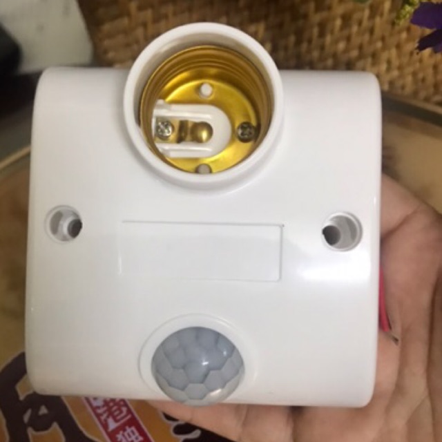 Đui đèn cảm ứng