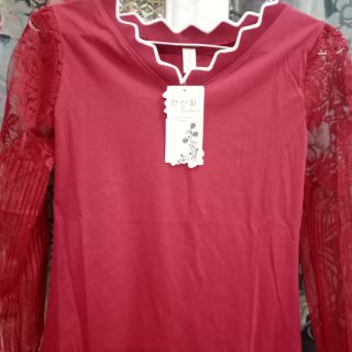 Áo kiểu đỏ tay phối ren