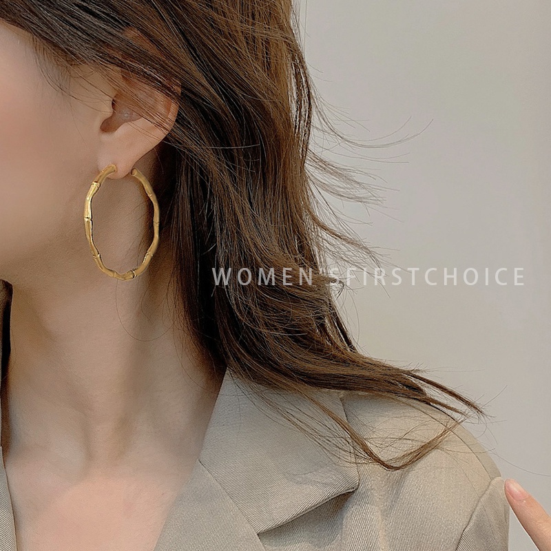 Khuyên Tai Nữ Trang Tạo Hình Độc Đáo