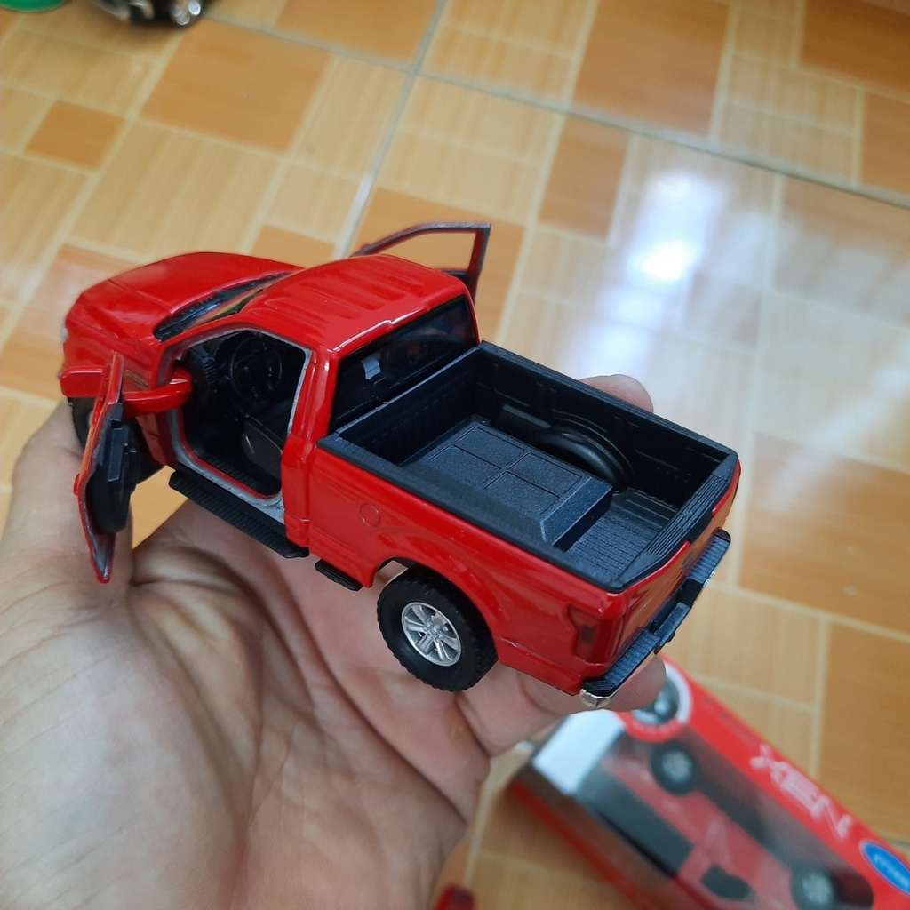 Mô hình xe ô tô cảnh sát bán tải mini Ford F150 tỉ lệ 1:36 xe đồ chơi trẻ em mở được 2 cửa