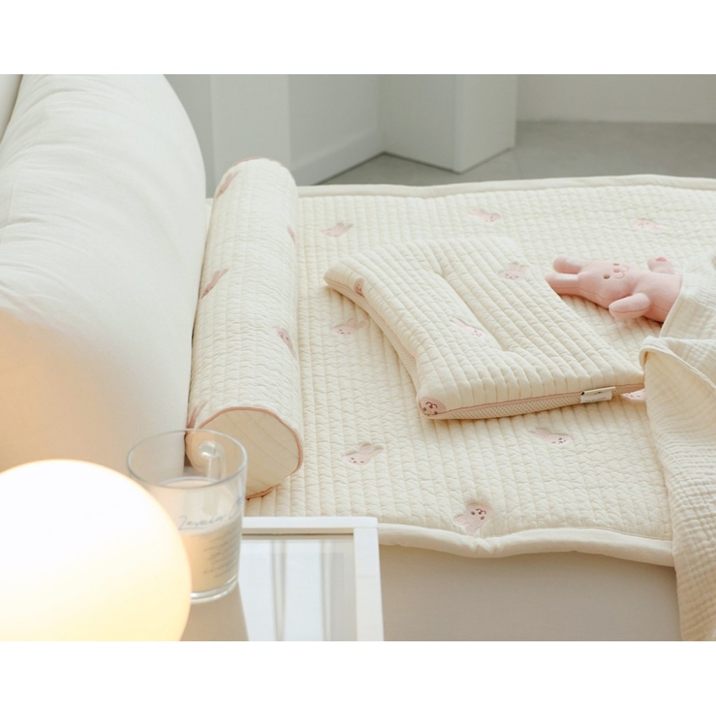 Thảm điều hòa thêu hình Thỏ của hãng Chezbebe xuất xứ Hàn Quốc