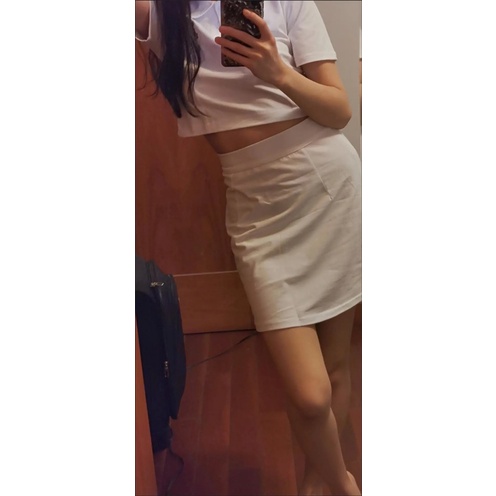 SET ÁO POLO CHÂN VÁY NGẮN ÔM có bán lẻ