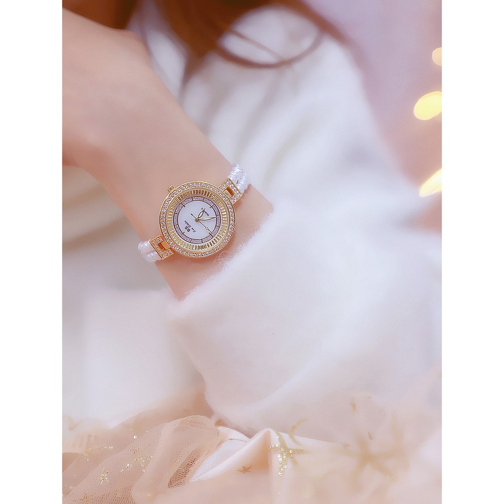 Đồng hồ nữ chính hãng Bee Sister mặt kim loại đính đá với dây ngọc trai độc đáo và sang trọng | BigBuy360 - bigbuy360.vn