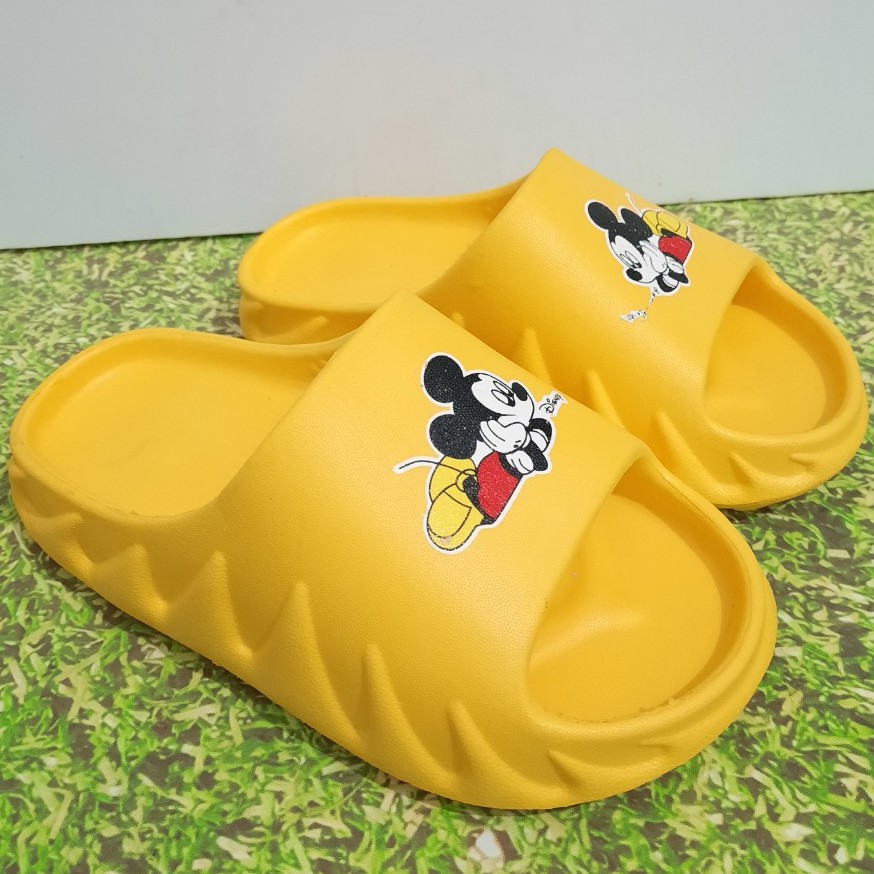 DÉP BÁNH MÌ MICKEY CHO BÉ (ĐO CHIỀU DÀI CHÂN BÉ)