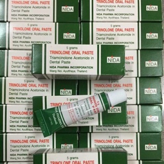 Kem bôi trị nhiệt miệng.