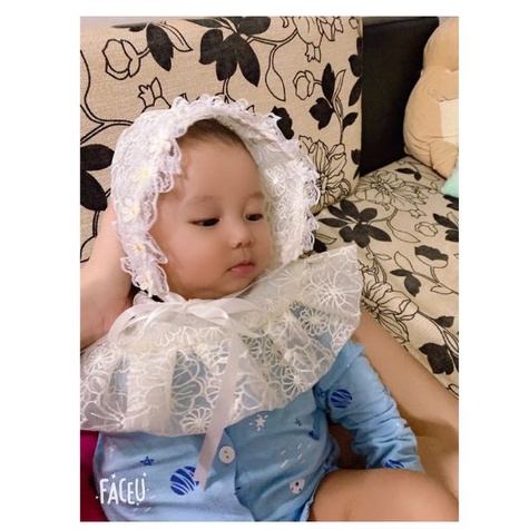 Set yếm cổ kèm nón cô gái hà lan cho bé