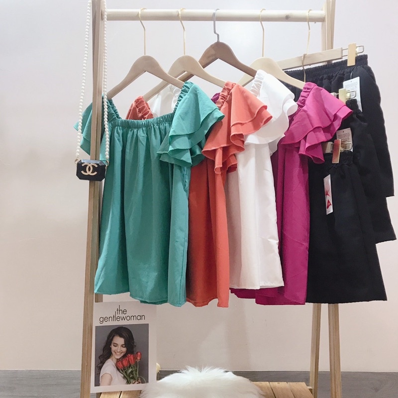 Set áo trễ vai cánh tiên bèo tầng mix quần sooc đùi chất thô lụa bệt vai