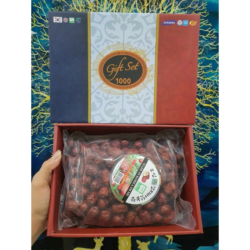 Táo đỏ Hàn Quốc sấy khô SAM SUNG MẪU MỚI NHẤT hộp 1kg DATE 2025 ( MÓN QUÀ Ý NGHĨA)