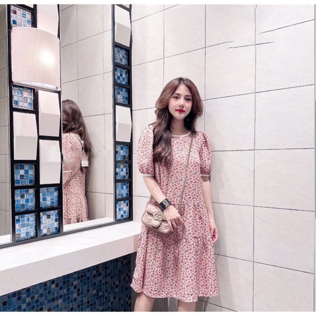 Váy bầu thời trang thiết kế hoa nhí chất lụa