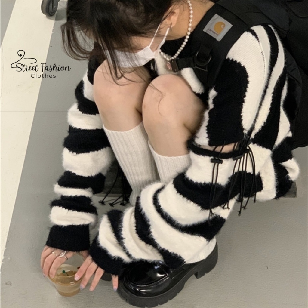 Áo len sweater hoạ tiet kẻ ngang đen trắng cách điệu rách tay phong cách cá tính, trẻ trung, năng động