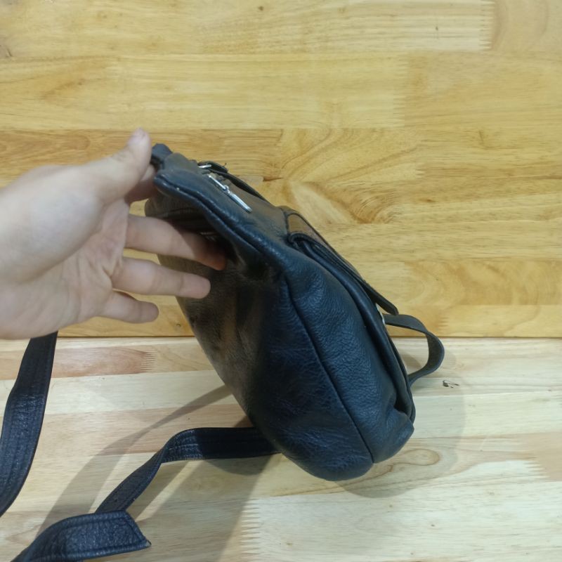Túi đeo chéo nữ secondhand 12040321
