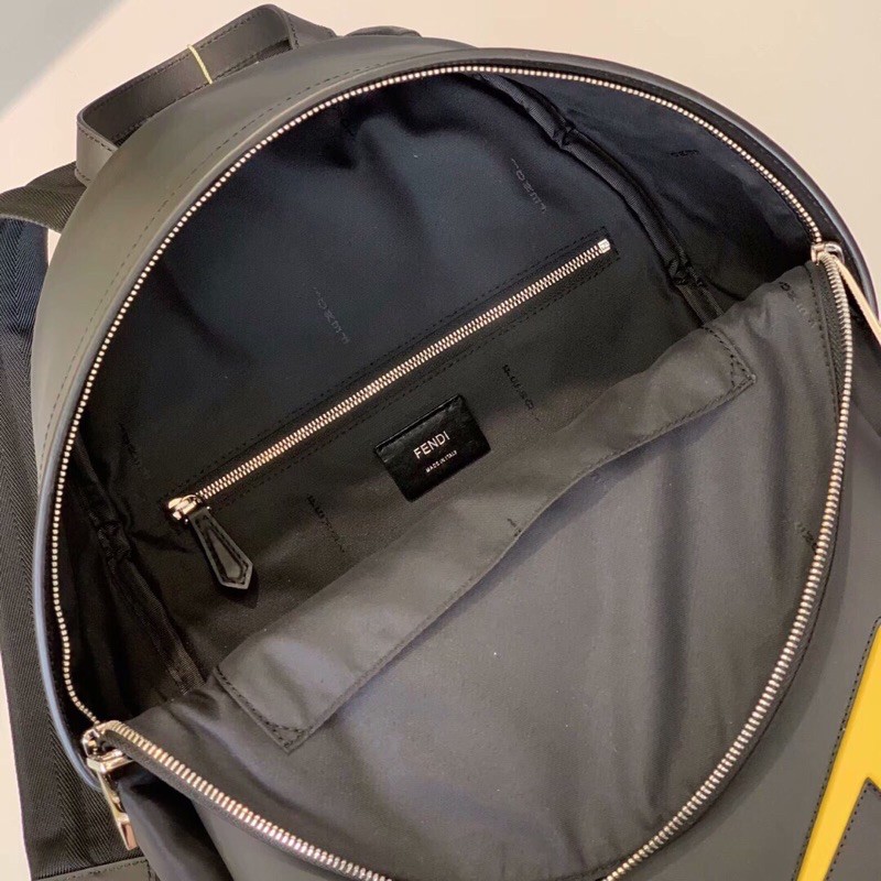 Balo nam mặt sau bằng vải lưới công nghệ cao thoáng khí, chất liệu nylon và da bò màu đen fendi FD