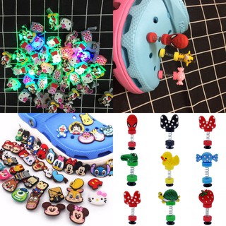 Combo 100 sticker 2D, 3D lò xo gắn dép sục hot nhất 2022