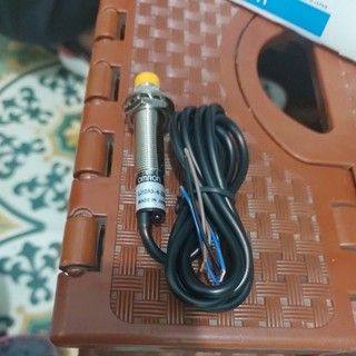 Công tắc cảm biến tiệm cận OMRON 6-36VDC phi 12 - LJ12A3-4-Z/BY PNP
