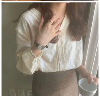 Áo Cổ V tay phồng Hàn Quốc