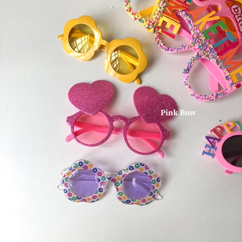Mắt kính nhựa gọng tròn hình Bông hoa daisy/Trái tim kim tuyến đủ màu sắc và kiểu dáng