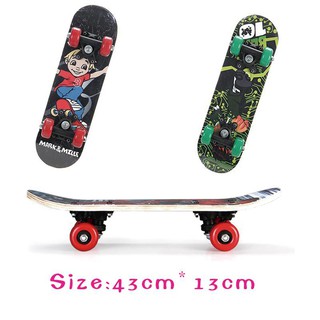 Ván Trượt (Màu Ngẫu Nhiên) giá Rẻ Bốn Bánh Xe Trượt Scooter