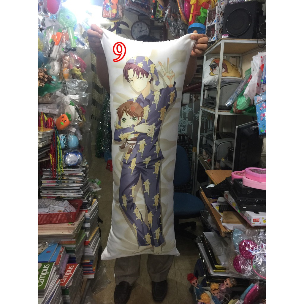Gối ôm dài anime Attack on titan 1mx40cm có bông (Tặng 1 poster hoặc 1 huy hiệu)