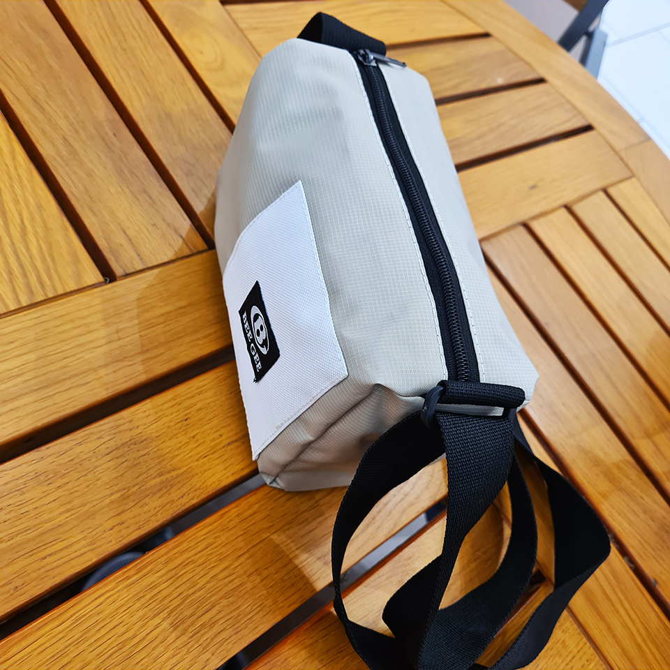 Túi đeo chéo nam nữ unisex thời trang Hàn quốc chống thấm nước BEE GEE T2