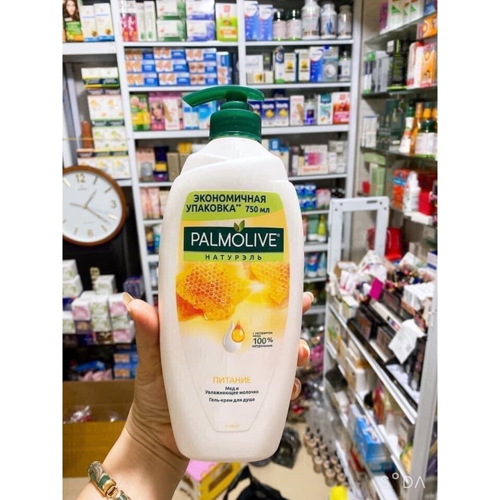 Sữa tắm mật ong Palmolive Naturel Nga Chai 750ml