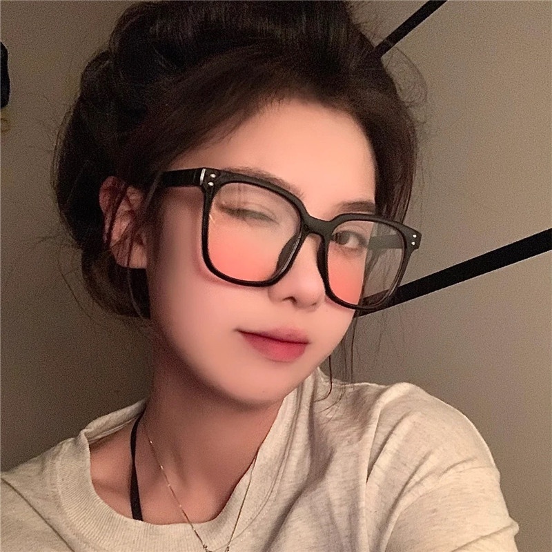 Kính má hồng hot trend