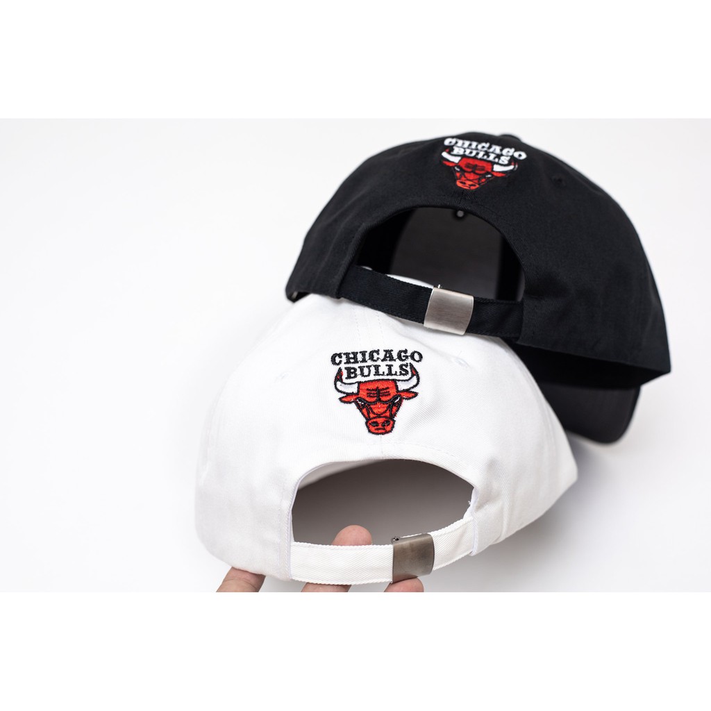 [ HÀNG CHẤT LƯỢNG ] Mũ Lưỡi Trai Thời Trang Xuất Dư Chicago Bulls 2 Màu Đen Trắng