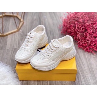 Giầy thể thao trơn mới 2021