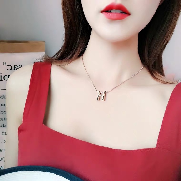 Dây Chuyền Ngắn Bằng Thép Titan Không Phai Mặt Hình Xương Rắn Chữ H Phong Cách Tiếng Anh Thanh Lịch Thời Trang Đơn Giản Dễ Phối Đồ