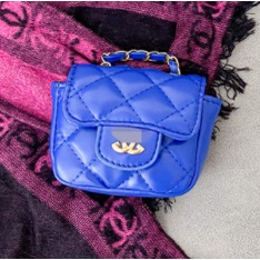 Túi mini quai chéo hoạ tiết Trần Trám sành điệu cho bé T809