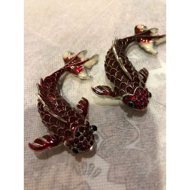 Ghim cài áo hình cá chép thời trang cho nữ