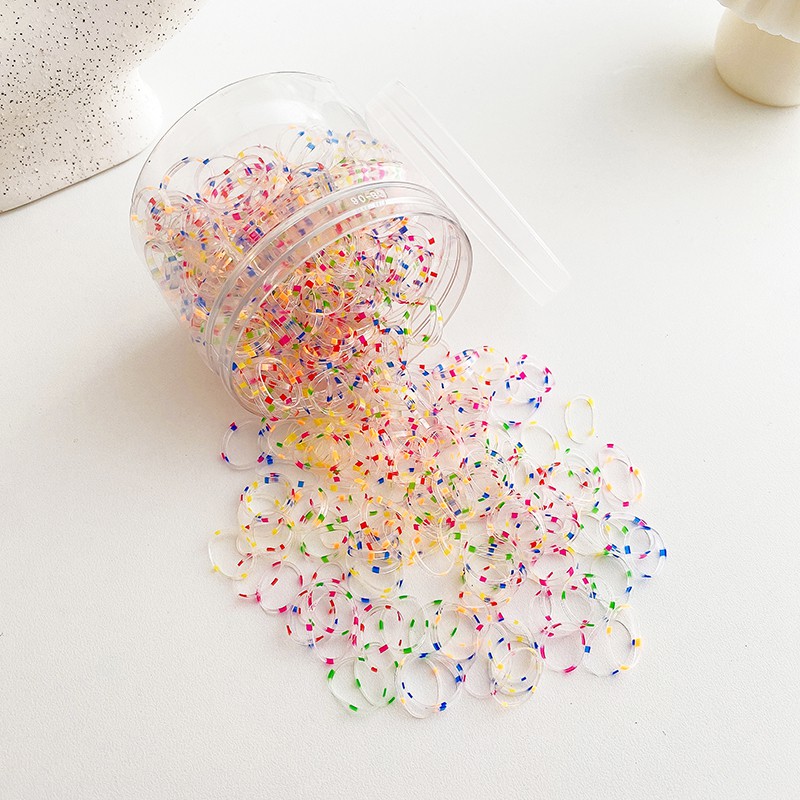 Dây buộc tóc dùng một lần không làm tổn thương tóc bé gái