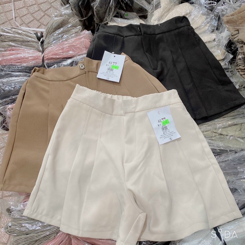 Quần short xếp ly ống rộng cạp cao cực tôn dáng