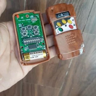 Điều khiển cửa cuốn mã gạt 2200. 330Mhz