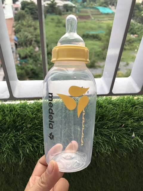 Bình sữa Medela 250ml BPA free (núm ti M)