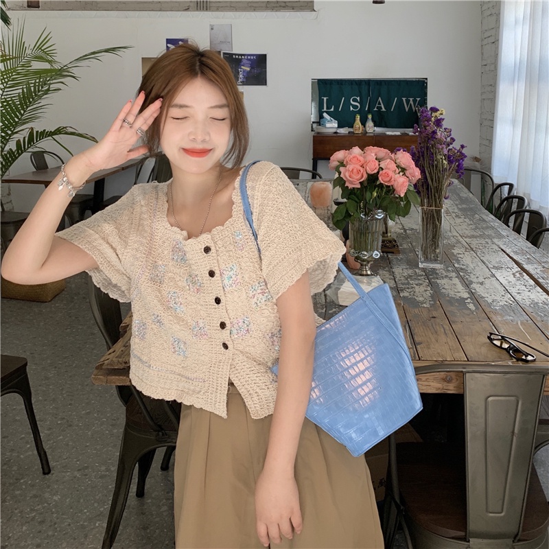 Áo Croptop Vải Cói Tay Ngắn Phom Rộng Cổ Vuông AK41