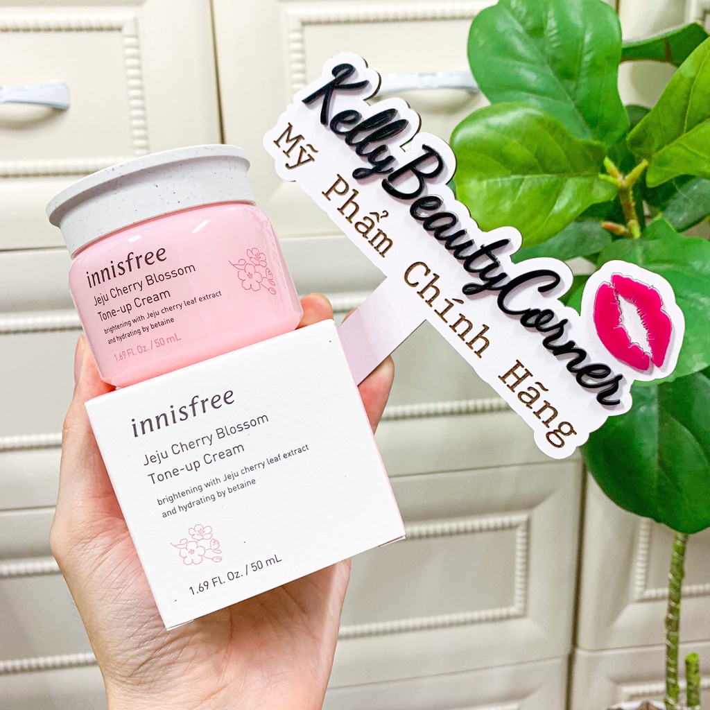 Kem dưỡng trắng Innisfree Jeju Cherry Blossom Tone Up Cream