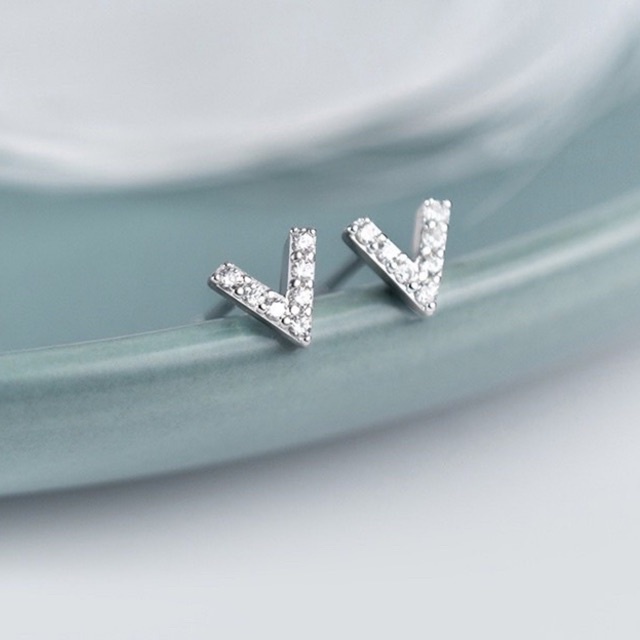 Bông tai nữ V đá nhỏ xinh cá tính -  THJ SILVER