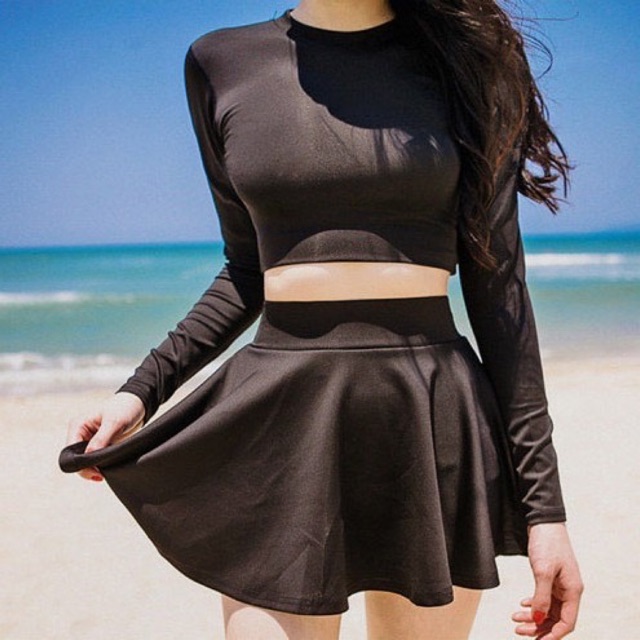 FLASH SALE - Bikini / Đồ bơi tay dài đen chân váy cạp cao che bụng siêu hot Hàn Quốc kèm ảnh thật và feedback