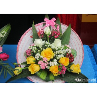 Nón lá cắm hoa nghệ thuật