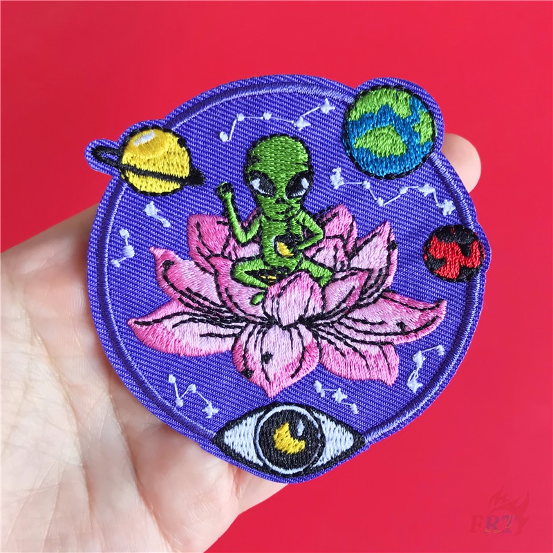 1 Sticker Ủi Thêu Hình Người Ngoài Hành Tinh
