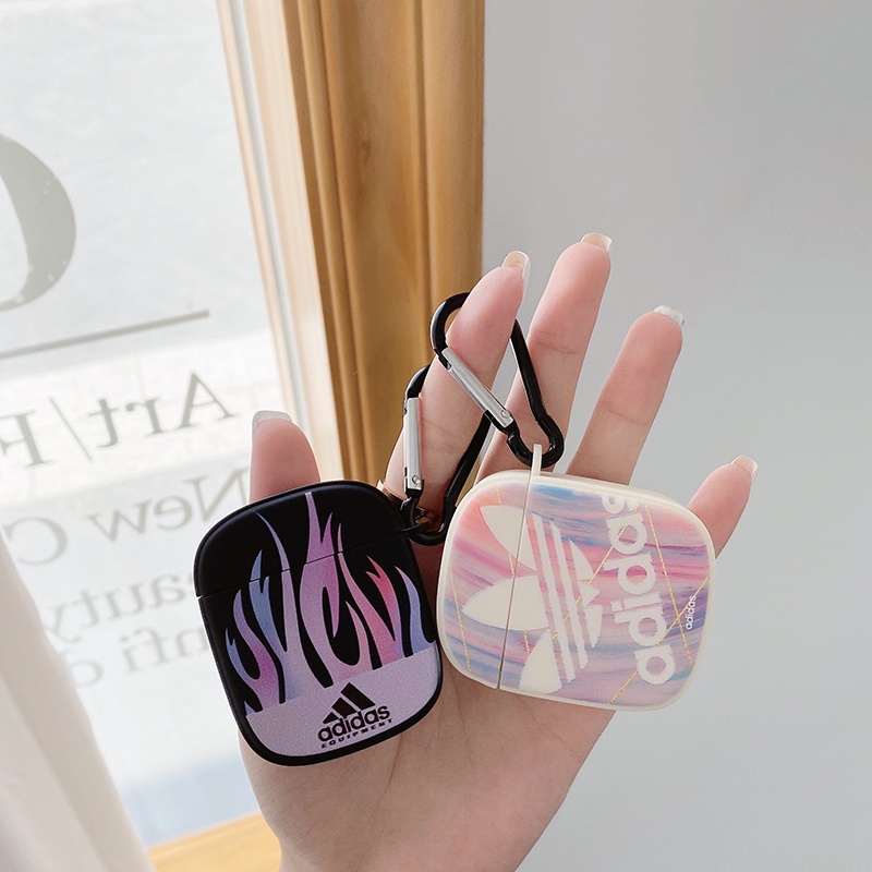 Vỏ bảo vệ hộp sạc tai nghe bluetooth không dây TPU silicon nhám logo Adidas có móc khóa thích hợp cho Airpods 1 2 3 Pro