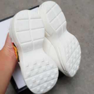 Sneakers độn đế