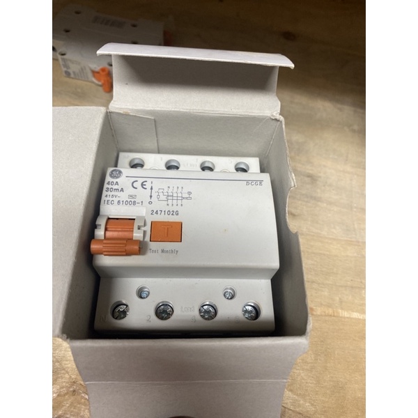 CB Chống giật  RCCB 4P 40A/300mA_ DCGE440/300