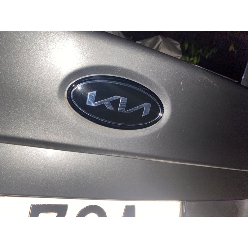 Tem logo KIA mẫu mới trang trí xe oto