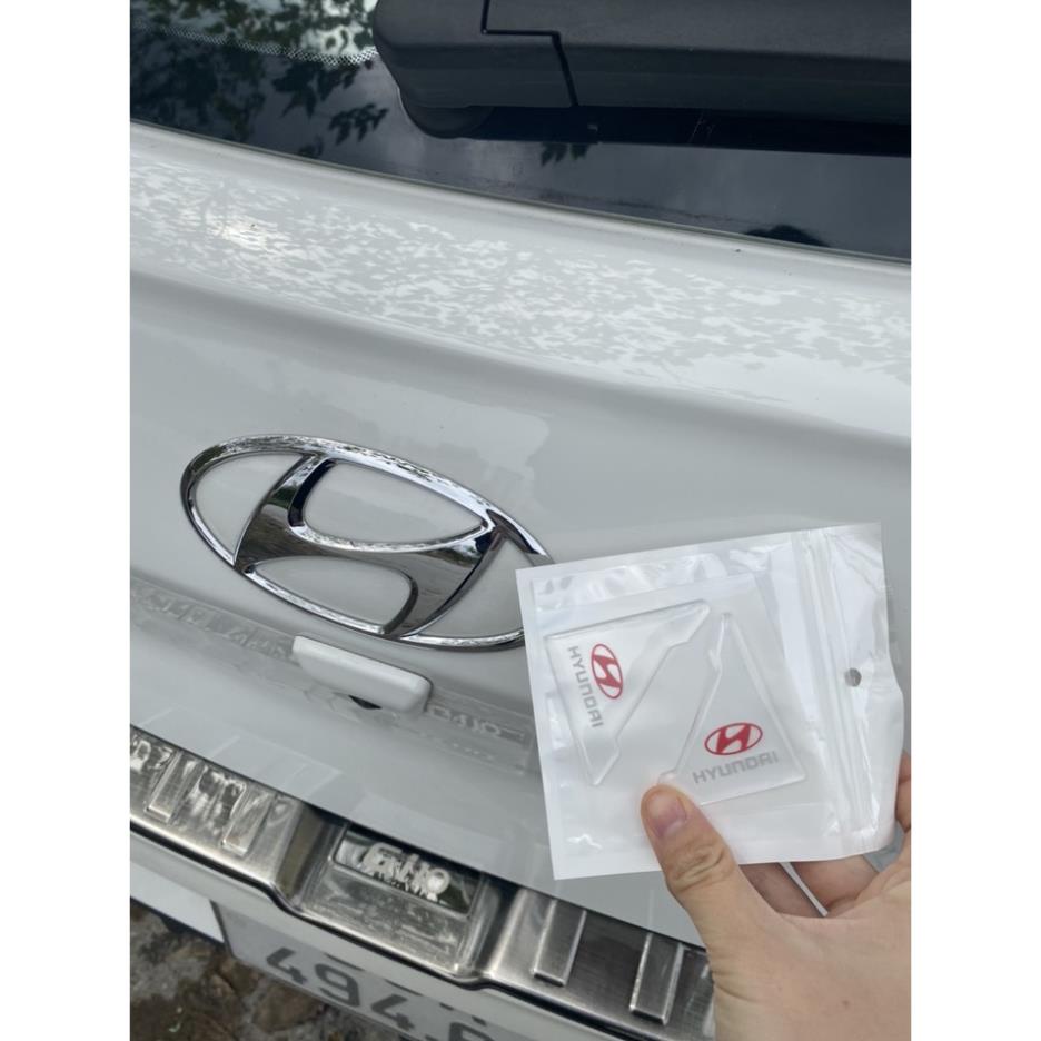 Bộ 2 Chi Tiết Miếng Dán Silicon Chống Va Đập Góc Xe Cửa Ô Tô - Full Logo Hãng Xe