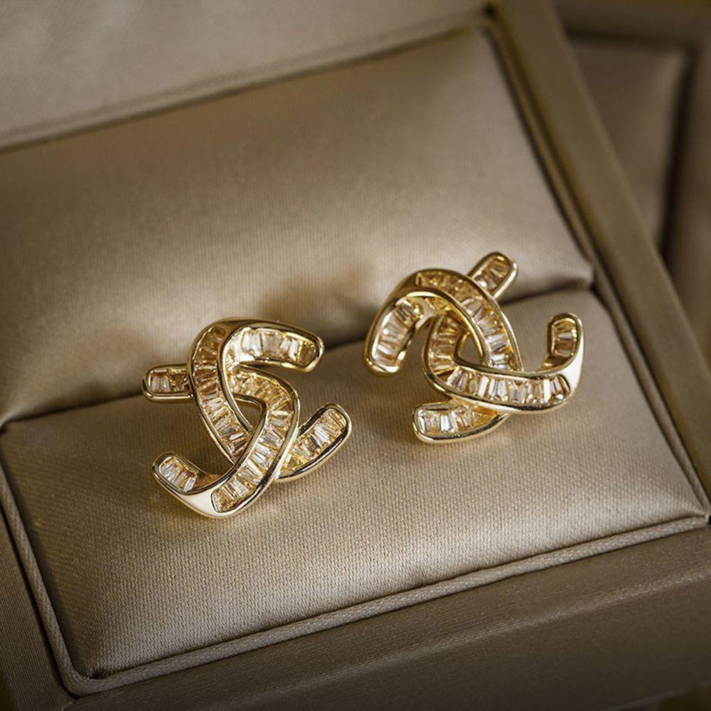 Bông Tai Chữ C VANES1 Thời Trang Nữ Tính